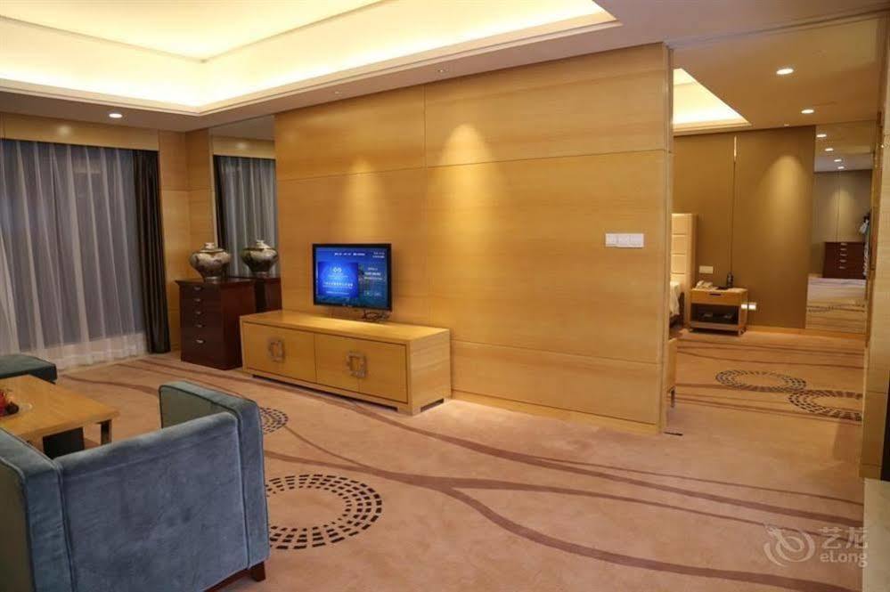 Guangzhou Changfeng Gloria Plaza Hotel Exterior photo